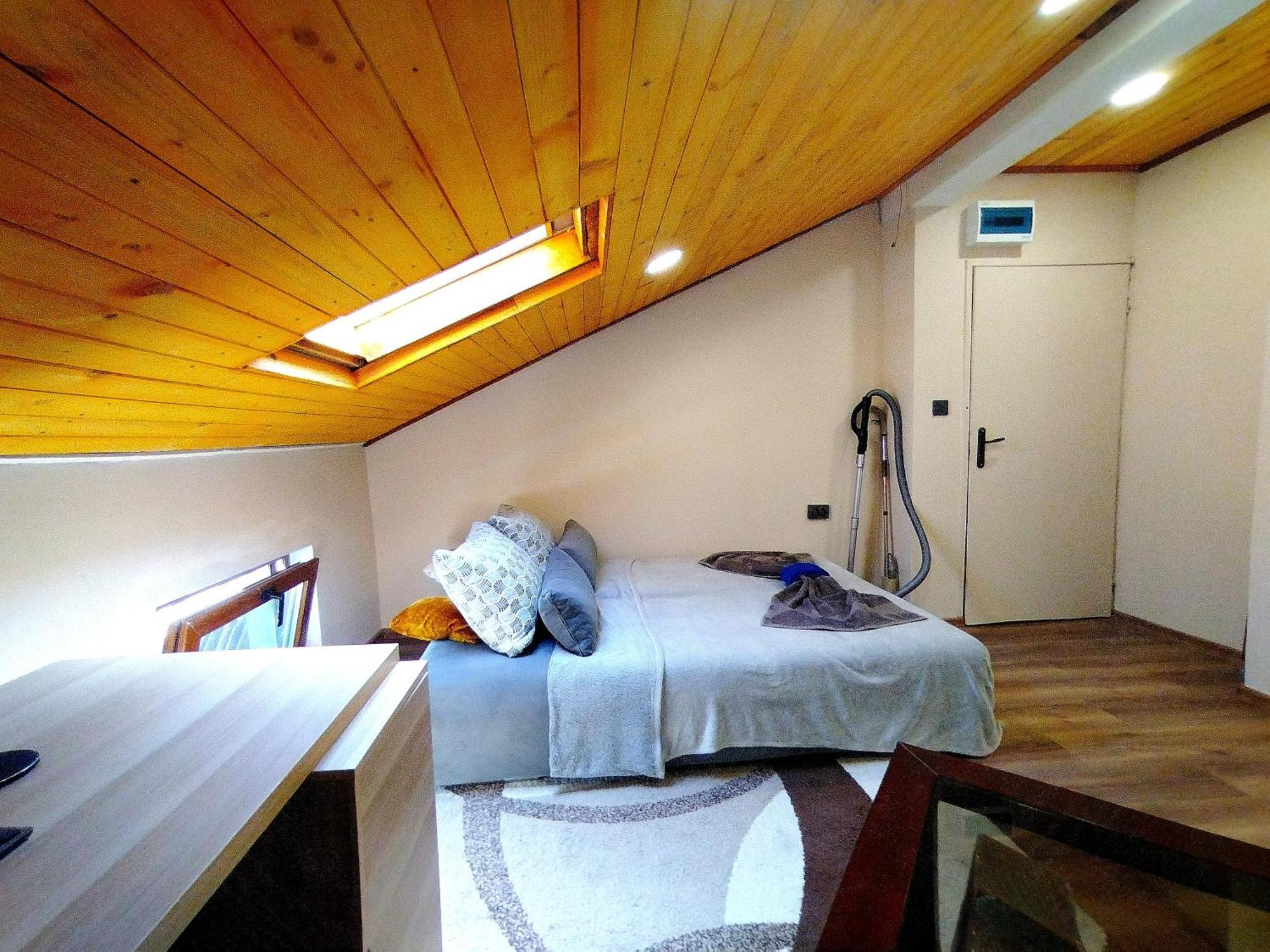 Low Budget Apartment With Breakfast Varna Esterno foto