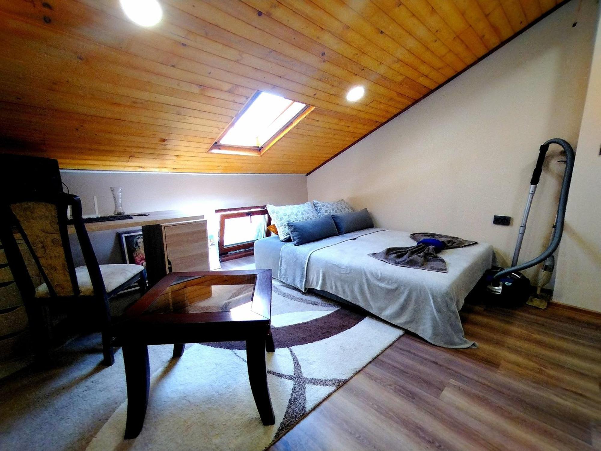 Low Budget Apartment With Breakfast Varna Esterno foto